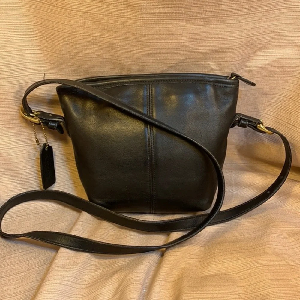 Coach Vintage classic leather shoulder small bag